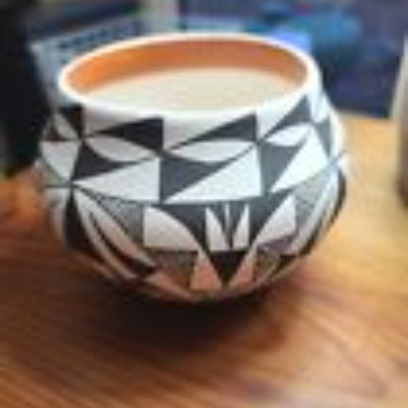 Native American Acoma Pottery Vase L. Garcia - Picture 5 of 6